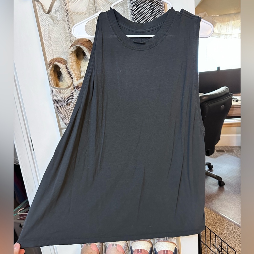 Lululemon boyfriend tank black 12